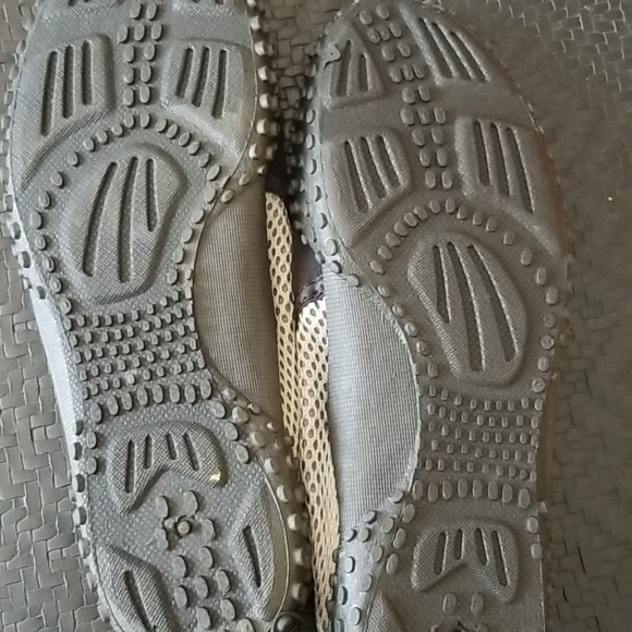 COPY - New water shoes - Picture 2 of 2